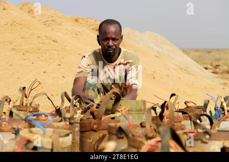 Destruction de plus de cinq mille mines et engins explosifs restes de guerre dans le gouvernorat de Hajjah sur le Banque D'Images