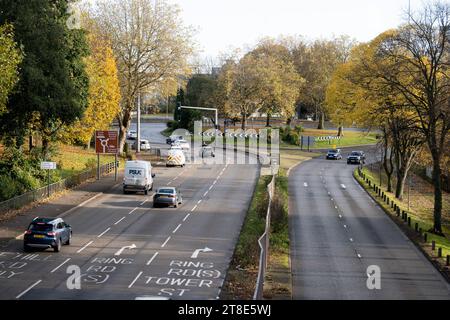 Coventry Ring Road en automne, West Midlands, Angleterre, Royaume-Uni Banque D'Images