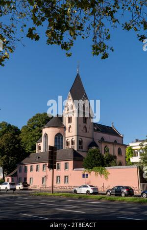 St. Maria Lyskirchen est la plus petite des douze églises romanes de Cologne Banque D'Images