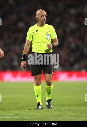 Arbitre Luis Godinho au match de qualification Angleterre - Malte UEFA Euro 2024 au stade de Wembley, Londres, Royaume-Uni, le 17 novembre 2023. Banque D'Images