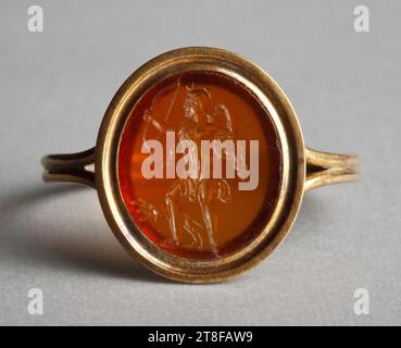 Artemis en cours d'exécution avec un arc et une flèche, pas plus tôt que 30 BC - pas plus tard que 200, bijoux, bague, bague de doigt, bague en or, anneau signet, Ringstone, Métal, Or, Gemstone, Cornelien, hauteur 1,2 cm, largeur 1,1 cm, maçonnerie en pierre, découpe en pierre, romain, période impériale (27 av. J.-C. - 476 Banque D'Images