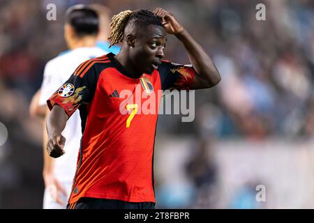 Bruxelles, Belgique. 19 novembre 2023. BRUXELLES, BELGIQUE - 19 NOVEMBRE : Jeremy Doku de Belgique réagit lors du match des qualifications européennes du Groupe F - UEFA EURO 2024 entre la Belgique et l'Azerbaïdjan au Stade Roi Baudouin le 19 novembre 2023 à Bruxelles, Belgique. (Photo de Joris Verwijst/BSR Agency) crédit : Orange pics BV/Alamy Live News Banque D'Images