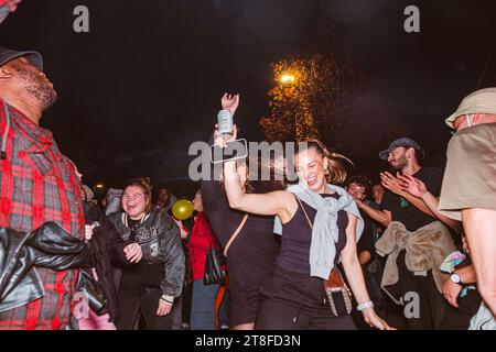 Save Our Scene organise une rave de cinq villes à travers le Royaume-Uni pour promouvoir la campagne Culture Calling, alors que 1/3 sites ferment depuis la pandémie en raison des impôts Banque D'Images