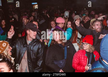 Save Our Scene organise une rave de cinq villes à travers le Royaume-Uni pour promouvoir la campagne Culture Calling, alors que 1/3 sites ferment depuis la pandémie en raison des impôts Banque D'Images