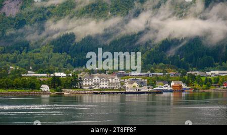 EIDFJORD, NORVÈGE - septembre 11 2023 : Eidfjord est une municipalité norvégienne située dans le district de Hardanger. Le village de Eidfjord est un grand c Banque D'Images