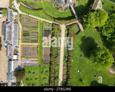 Vue aérienne des oiseaux yeux drone jardins Walmer Castle Deal Kent UK Banque D'Images