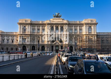 Rome, Italie, 8 novembre 2023 - extérieur de la Corte Suprema di Cassazione (Cour suprême) à Rome Banque D'Images