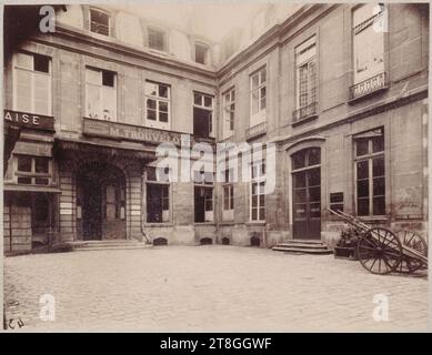 Ancien Hôtel de Choisy (Hôtel d'Estrées), 8 rue Barbette, juillet 1901, 3e arrondissement, Paris, Atget, Eugène (Jean Eugène Auguste Atget), photographe, Photographie, Arts graphiques, Albumen print, dimensions - travail : hauteur : 17.3cm, largeur : 22.6cm Banque D'Images