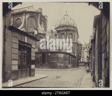 Cour de l'église Saint-Sulpice, 6e arrondissement, Paris, Atget, Eugène (Jean Eugène Auguste Atget), photographe, Photographie, Arts graphiques, estampe albumen, dimensions - travail : hauteur : 17,5 cm, largeur : 22,1 cm Banque D'Images