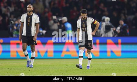 Berlin, Deutschland. 18 novembre 2023. Firo : 18 novembre 2023 football, soccer, saison 2023/2024 équipe nationale masculine Allemagne match amical : Allemagne - Turquie de gauche à droite : Jonathan Tah et Ilkay Gundogan, geste, déçu, déception après versus but le 1 février crédit : dpa/Alamy Live News Banque D'Images