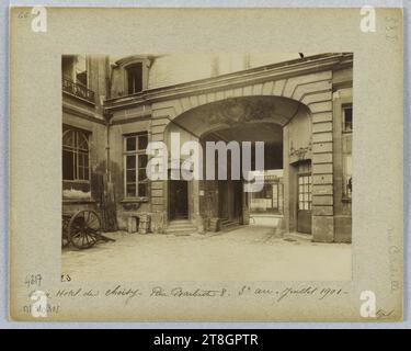 Hôtel de Choisy, ancien hôtel du Maréchal d'Estrée, 8 rue Barbette, 3e arrondissement, Paris, Atget, Eugène (Jean Eugène Auguste Atget), photographe, Photographie, Arts graphiques, Albumen print, dimensions - travail : hauteur : 17,3 cm, largeur : 22,2 cm, Dimensions - ancien montage :, hauteur : 24 cm, largeur : 30 cm Banque D'Images