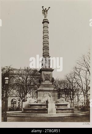 La fontaine du palmier, vue depuis la place du Châtelet, 1e et 4e arrondissements, Paris, Baldus, Edouard, photographe, entre 1855 et 1865, Photographie, Arts graphiques, Photographie, Imprimer sur papier albumen, Dimensions - oeuvre : hauteur : 28 cm, largeur : 20,8 cm, Dimensions - monture antique:, hauteur : 44 cm, largeur : 29,5 cm Banque D'Images