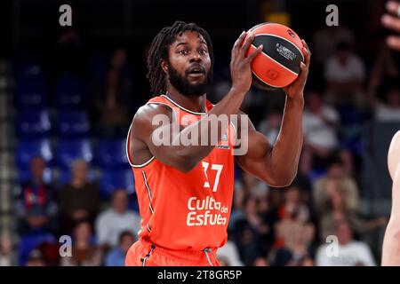 Barcelone, Espagne. 17 novembre 2023. BARCELONE, ESPAGNE - NOVEMBRE 17 : semi ojeleye de Valencia basket lors du match de Turkish Airlines Euroleague entre le FC Barcelone et Valencia basket au Palau Blaugrana le 17 novembre 2023 à Barcelone, Espagne crédit : DAX Images/Alamy Live News Banque D'Images