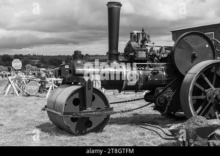 Low Ham.Somerset.United Kingdom.July 23rd 2023.Un rouleau de route restauré de wallis et Steevens de 1925 appelé Old Ken est exposé au Somerset Steam an Banque D'Images