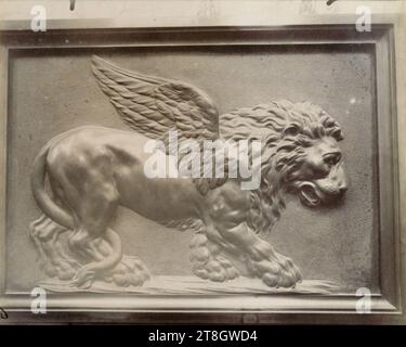 Lion de Saint Marc, détail de la chaire, église Saint-Sulpice, 6e arrondissement, Paris, Atget, Eugène (Jean Eugène Auguste Atget), photographe, Photographie, Arts graphiques, Albumen print, dimensions - travail : hauteur : 17.9cm, largeur : 22.2cm Banque D'Images