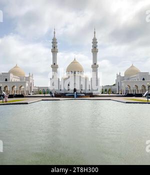 Russie, Bolgar - 5,1.2020 : la Mosquée Blanche, mosquée moderne au Tatarstan, une partie de la Russie. Ensemble architectural également connu sous le nom d'Ak-Mechet Banque D'Images