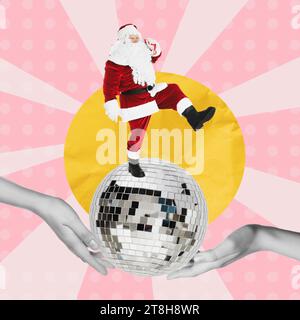 Collage créatif de Noël. Santa Claus danse sur boule disco sur fond de couleur Banque D'Images