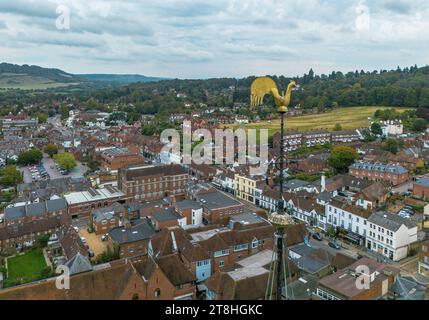 Dorking, Surrey, Royaume-Uni- vue aérienne de la girouette Dorking sur l'église St Martins Banque D'Images