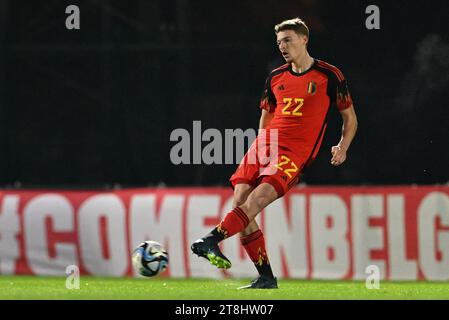 Roeselare, Belgique. 17 novembre 2023. Fedde Leysen (22 ans) de Belgique photographié lors d'un match de football entre les équipes nationales des moins de 21 ans de Belgique et d'Écosse lors de la 4 e journée de match dans le groupe B lors de la qualification du Championnat des moins de 21 ans de l'EUFA, le samedi 17 novembre 2023 à Roeselare, Belgique .(photo de David Catry/Isosport) crédit : Sportpix/Alamy Live News Banque D'Images