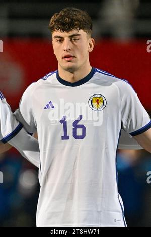 Roeselare, Belgique. 17 novembre 2023. Lewis Neilson (16 ans) d'Écosse photographié lors d'un match de football entre les équipes nationales des moins de 21 ans de Belgique et d'Écosse lors de la 4 e journée de match dans le groupe B lors de la qualification du championnat des moins de 21 ans de l'EUFA, le samedi 17 novembre 2023 à Roeselare, Belgique .(photo de David Catry/Isosport) crédit : Sportpix/Alamy Live News Banque D'Images