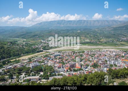 Vue sur le site du patrimoine mondial de l'UNESCO de la ville de Berat en Albanie Banque D'Images