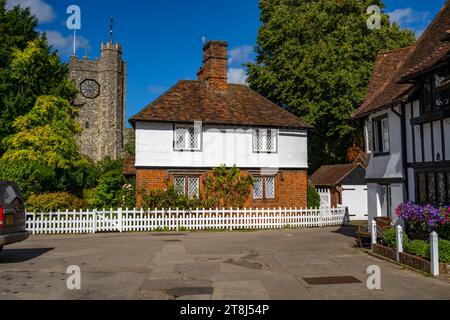 La place et l'église St Mary à Chilham Kent Banque D'Images