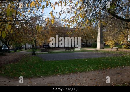 Automne à Victoria Square, Bath, Somerset, Angleterre. Banque D'Images