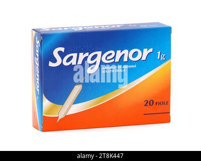 BUCAREST, ROUMANIE - 28 JANVIER 2020. Pack de flacons buvables de Sargenor 1g/5ml d'aspartate d'arginine. Sargenor est un médicament anti-asthénique Banque D'Images