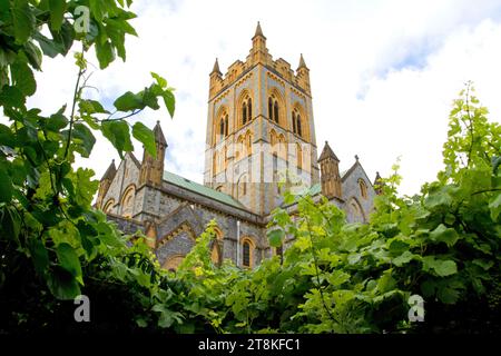 Buckfast Abbey, qui fait partie d'un monastère bénédictin actif et dédié à St.Mary, à Buckfast, Devon, Angleterre, GB en août Banque D'Images