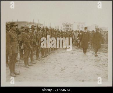 Venizélos examine un régiment grec avant qu'il sorte de Salonique pour rencontrer les Bulgares 1. Banque D'Images