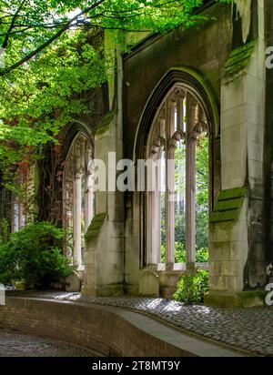 St. Dunstan dans le jardin et les ruines de l'église orientale. Londres. ROYAUME-UNI. Banque D'Images