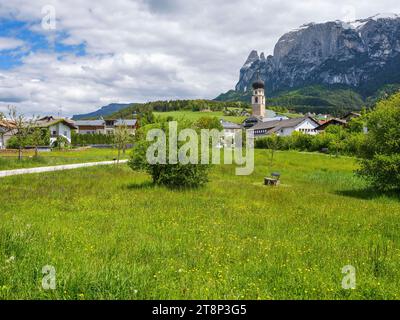 Église paroissiale de FIE allo Sciliar, Sciliar, Bolzano, Tyrol du Sud Banque D'Images