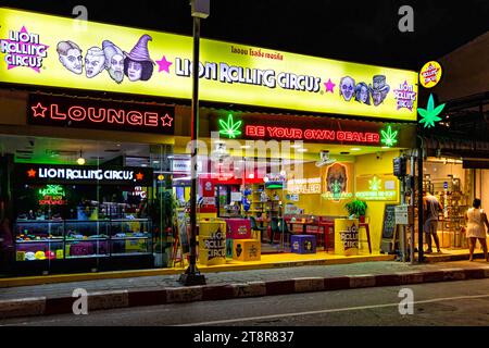 Boutique de cannabis légale façade, Chaweng, Ko Samui, Thaïlande Banque D'Images