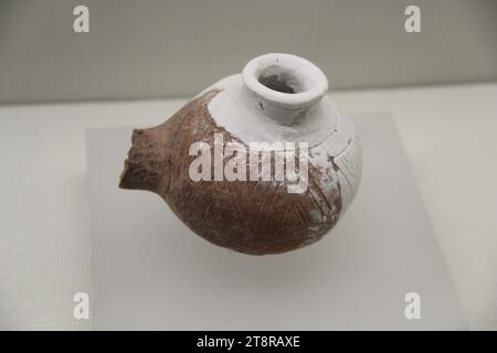 Poterie néolithique, Galerie d'histoire tibétaine, Musée du Tibet, Lhassa Banque D'Images