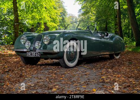 Early (1948) conduite à gauche Jaguar XK120 classique voiture de sport britannique Banque D'Images