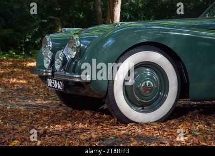 Early (1948) conduite à gauche Jaguar XK120 classique voiture de sport britannique Banque D'Images