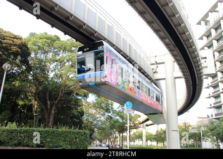 Chiba Monorail, le plus long système de monorail suspendu avec une longueur de piste de 15,2 km, Chiba, Japon Banque D'Images