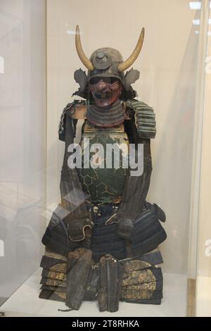 Armure de guerrier samouraï, musée folklorique de la ville de Chiba, construit dans le style ancien du château de Chiba, Chiba, Japon Banque D'Images