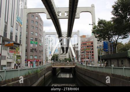 Chiba Monorail, le plus long système de monorail suspendu avec une longueur de piste de 15,2 km, Chiba, Japon Banque D'Images