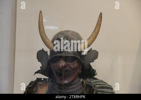 Armure de guerrier samouraï, musée folklorique de la ville de Chiba, construit dans le style ancien du château de Chiba, Chiba, Japon Banque D'Images