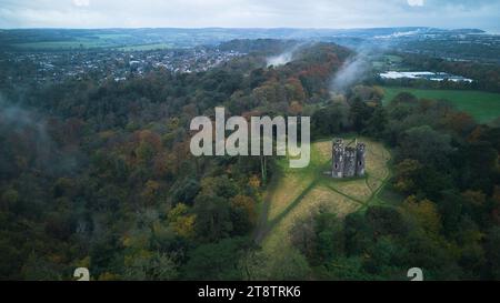 Vue sur Arial du château de Blaise, qui se trouve dans le domaine du château de Blaise. Photo prise lors d'une journée humide d'automne en novembre 2023. Banque D'Images