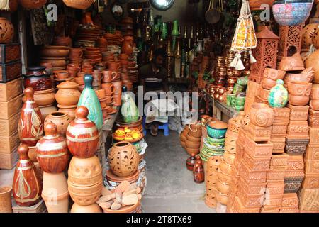 Street Market près de l'Université de Dhaka, Dhaka, Bangladesh Banque D'Images