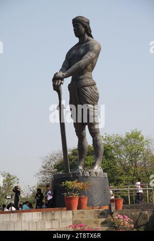 Statue de Lapu-Lapu, chef tribal qui a tué Magellan. Rizal Park, Manille, Philippines Banque D'Images