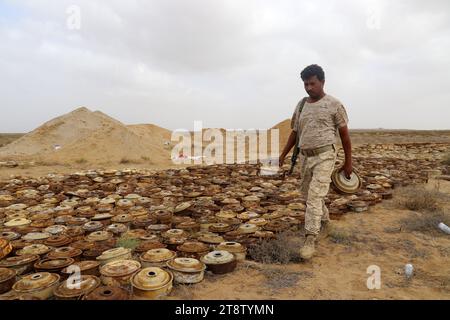 HAJJAH, YÉMEN – 27 janvier 2021 : destruction de plus de cinq mille mines et engins explosifs restes de guerre dans le gouvernorat de Hajjah sur le Banque D'Images