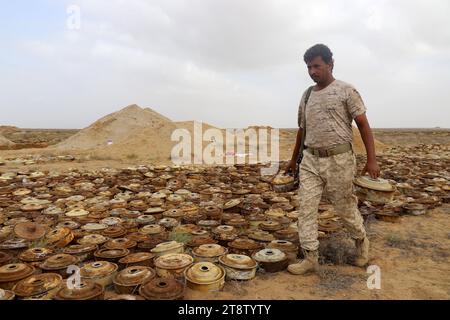 HAJJAH, YÉMEN – 27 janvier 2021 : destruction de plus de cinq mille mines et engins explosifs restes de guerre dans le gouvernorat de Hajjah sur le Banque D'Images