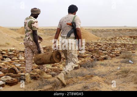 HAJJAH, YÉMEN – 27 janvier 2021 : destruction de plus de cinq mille mines et engins explosifs restes de guerre dans le gouvernorat de Hajjah sur le Banque D'Images