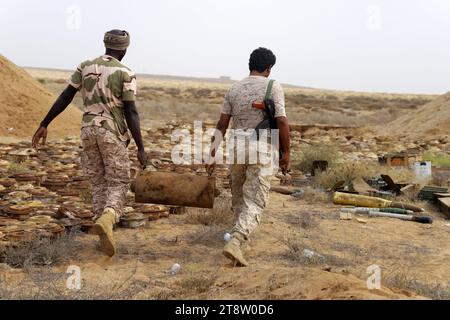 HAJJAH, YÉMEN – 27 janvier 2021 : destruction de plus de cinq mille mines et engins explosifs restes de guerre dans le gouvernorat de Hajjah sur le Banque D'Images