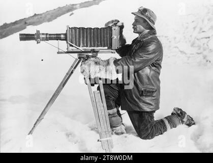 Herbert George Ponting et appareil de téléobjectif, l'Antarctique, Janvier 1912 Banque D'Images