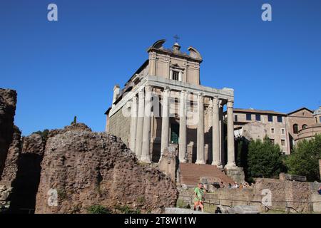 Forum Roman (Forum Romanum) : Temple d'Antonin et Faustine, Centre historique de Rome antique, Rome, Italie Banque D'Images