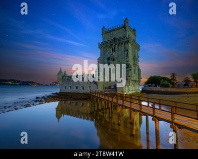 Tour de Belém officiellement la Tour de Saint Vincent (en portugais : Torre de São Vicente) sur le Tage construite entre 1514 et 1520 à Lisbonne au Portugal Banque D'Images